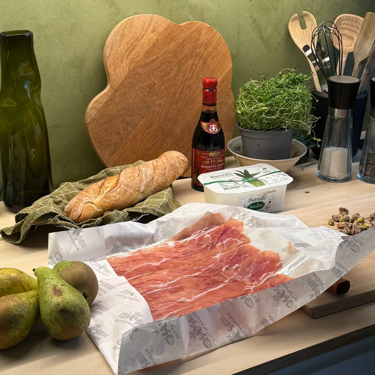 Balsamicostekte pærer med Prosciutto di Parma og Burrata